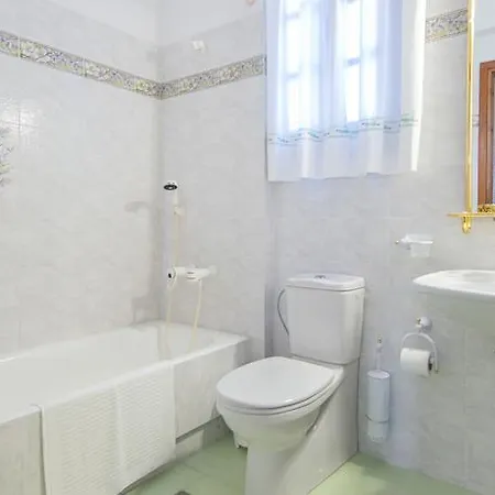 Отель Theofilos